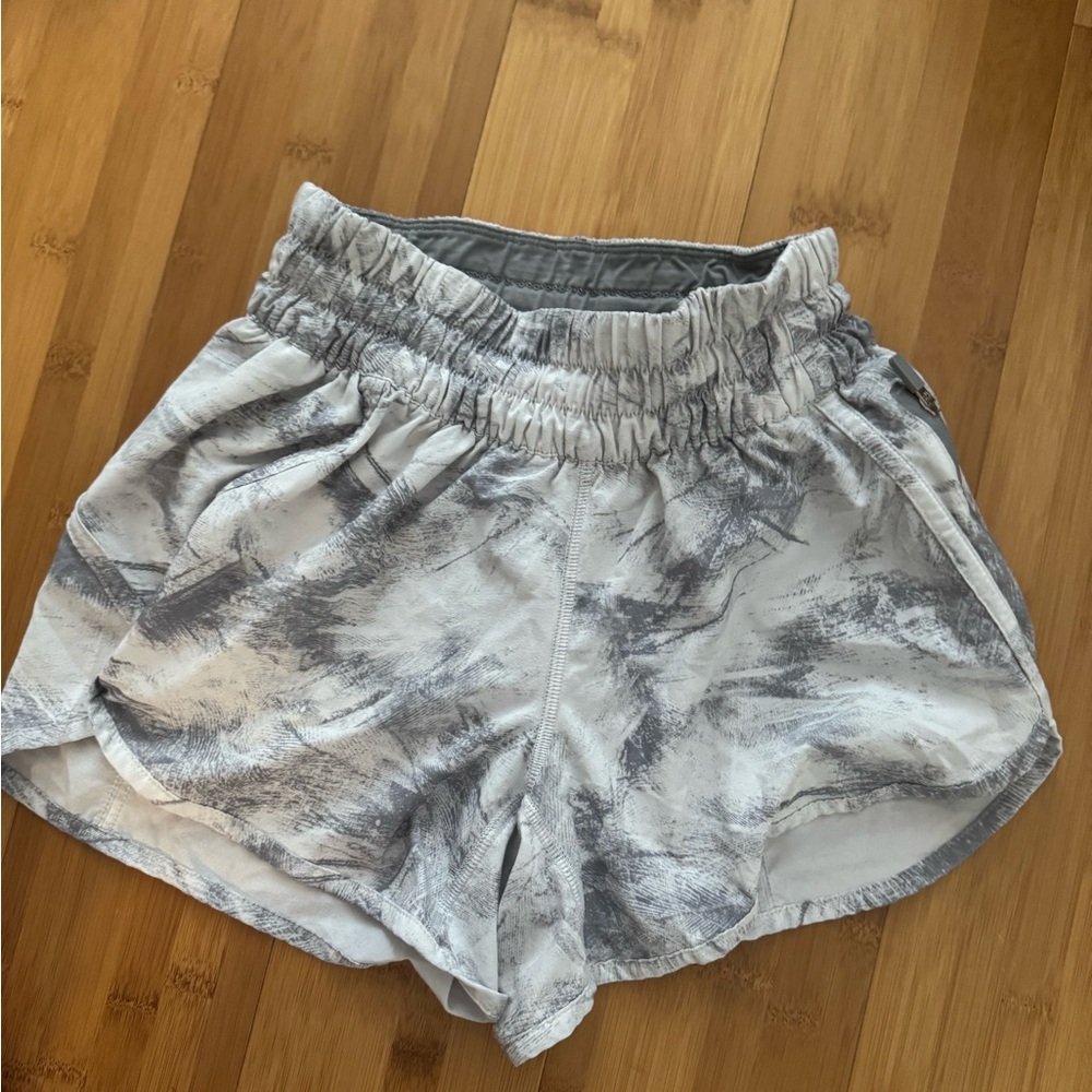 Lululemon 3in Running Shorts - size 4